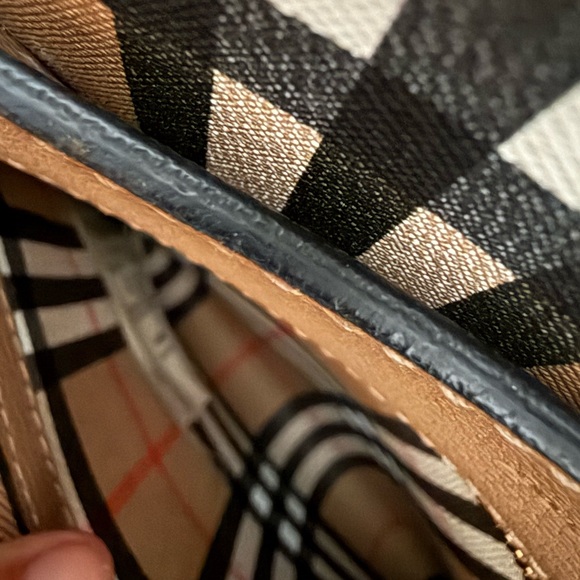 Leather Burberry Tote - Picture 4 of 7